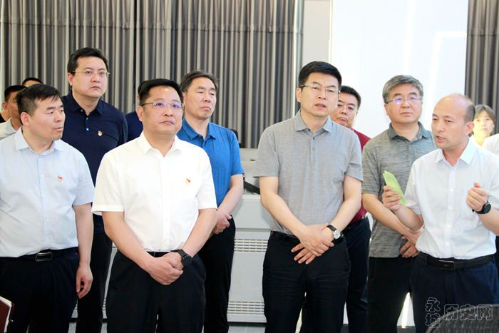 6月7日,河南省副省长费东斌带领省直有关部门负责人莅临永城调研安全生产工作